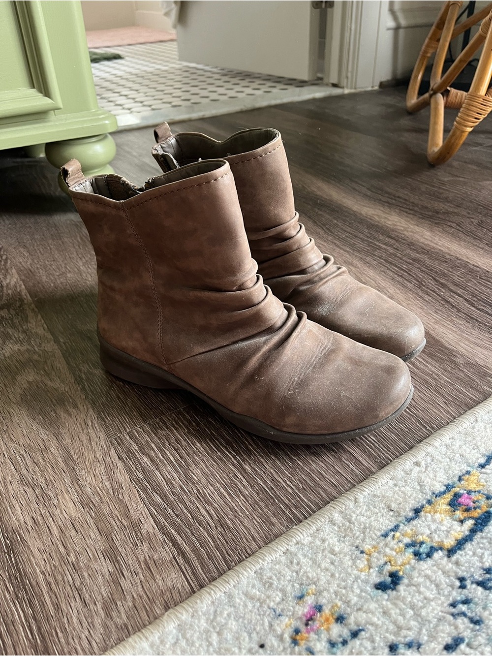 Earth Women's Brown Slouch Ankle Boots